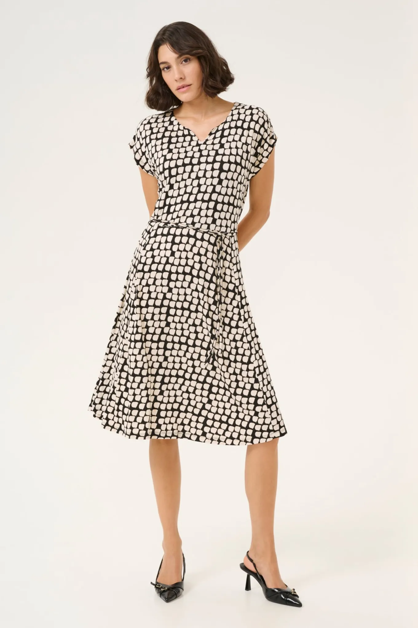 KAbella Jersey Dress Black_Sand Graphic Dot 10508466